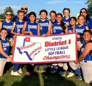 Read more about the article Childress Softball Team raising funds for Sectionals