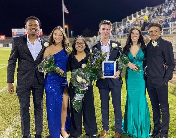 Read more about the article Phan, Jensen crowned AHS Homecoming Queen & King