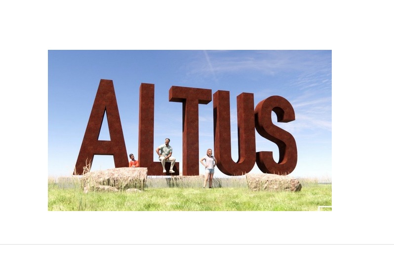 Read more about the article New gigantic Altus welcome sign erected